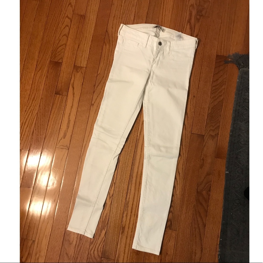NWOT Hollister White Jeans